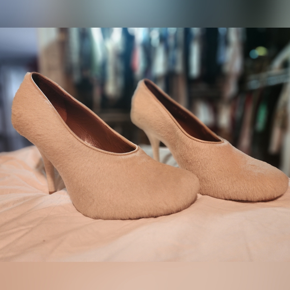 NWT - GIVENCHY | Off-White Calf Hair pumps - Size 37.5